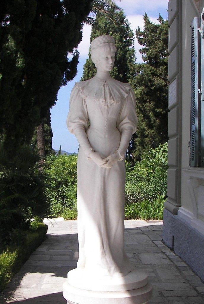 Statue der Kaiserin Elisabeth vor dem Achilleion auf Korfu